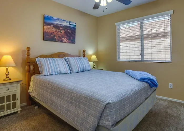 Ferienhaus Fenced Backyard & Fire Pit: Bright Home! *
